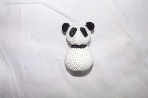 Megztas Panda žaislas su savo rankomis