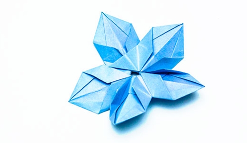 Kaip padaryti origami gėlių savo rankomis