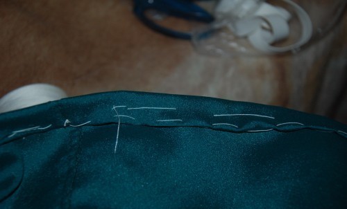 Kaip paimti paprastą suknelę savo rankomis