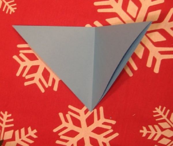 Gražus snaigės, skirtos 2017 m. Naujuosius metus, su savo popieriaus rankomis - diagramos ir nuotraukos etapais. Meistriškumo kursai vaikams didelėse snieglenčių origami technikoje