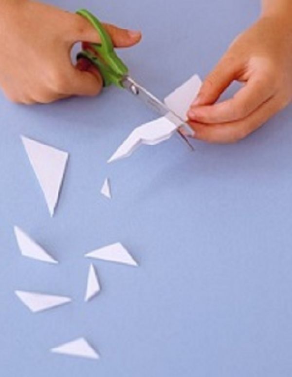 Gražus snaigės, skirtos 2017 m. Naujuosius metus, su savo popieriaus rankomis - diagramos ir nuotraukos etapais. Meistriškumo kursai vaikams didelėse snieglenčių origami technikoje