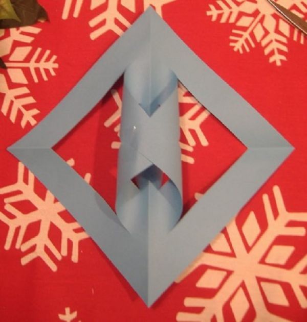 Gražus snaigės, skirtos 2017 m. Naujuosius metus, su savo popieriaus rankomis - diagramos ir nuotraukos etapais. Meistriškumo kursai vaikams didelėse snieglenčių origami technikoje