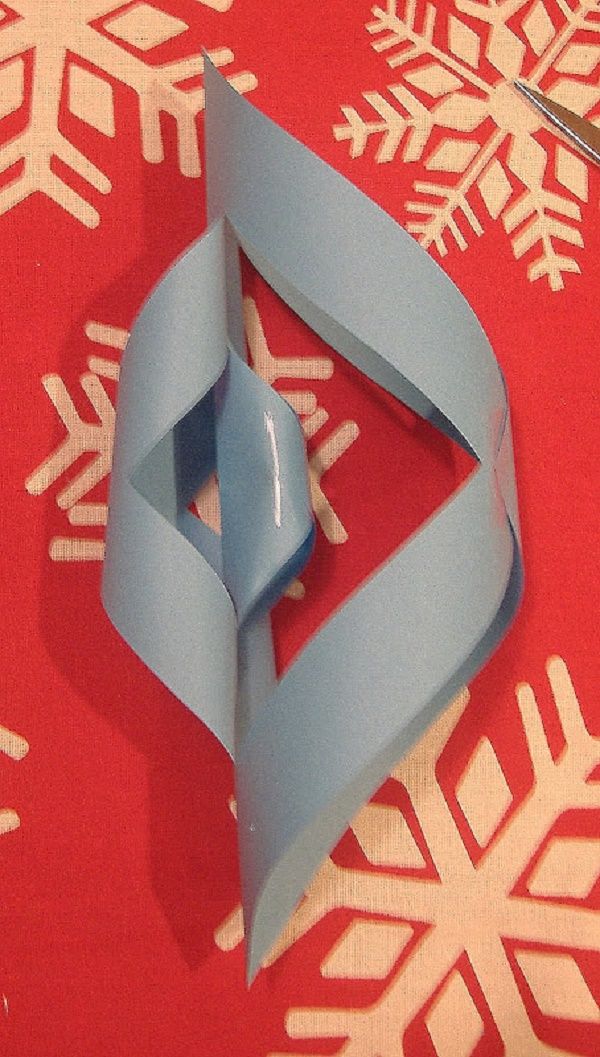 Gražus snaigės, skirtos 2017 m. Naujuosius metus, su savo popieriaus rankomis - diagramos ir nuotraukos etapais. Meistriškumo kursai vaikams didelėse snieglenčių origami technikoje