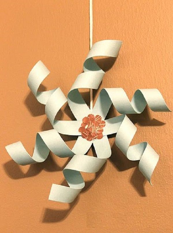 Gražus snaigės, skirtos 2017 m. Naujuosius metus, su savo popieriaus rankomis - diagramos ir nuotraukos etapais. Meistriškumo kursai vaikams didelėse snieglenčių origami technikoje
