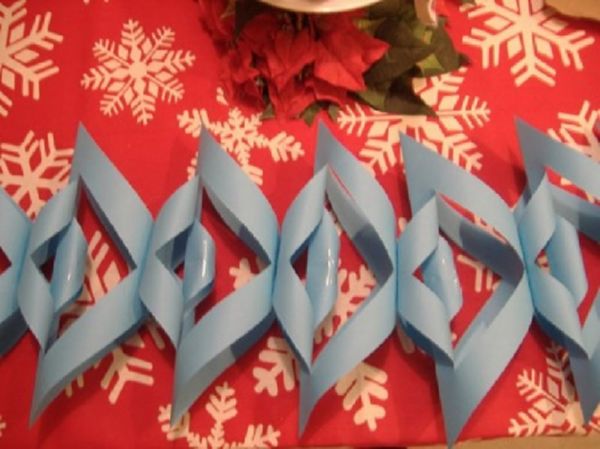 Gražus snaigės, skirtos 2017 m. Naujuosius metus, su savo popieriaus rankomis - diagramos ir nuotraukos etapais. Meistriškumo kursai vaikams didelėse snieglenčių origami technikoje