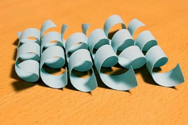 Gražus snaigės, skirtos 2017 m. Naujuosius metus, su savo popieriaus rankomis - diagramos ir nuotraukos etapais. Meistriškumo kursai vaikams didelėse snieglenčių origami technikoje