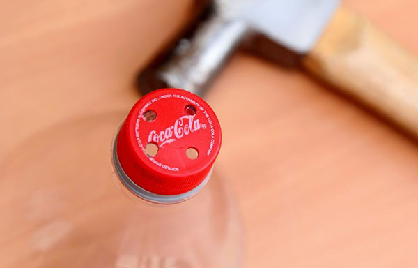 Nauji amatai iš plastikinių butelių su savomis rankomis sodui ir sodui