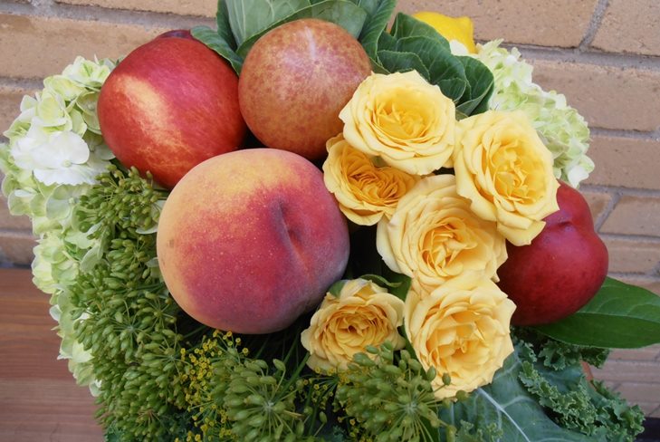 Patys gėlių augintiniai: 5 rudens puokštės su daržovėmis ir vaisiais