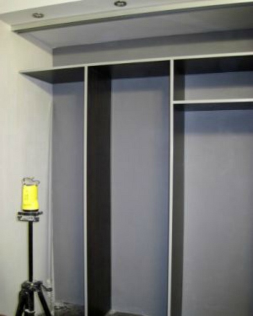 Built-in drabužių spinta su savo rankomis
