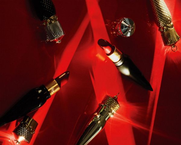 Pagundos filosofija: "Christian Louboutin" liemenių aksesuarų rinkinys