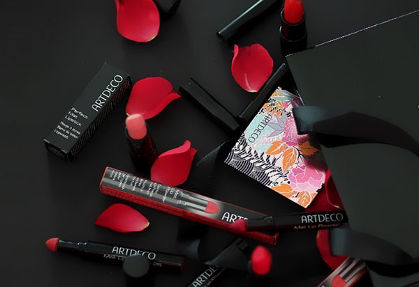 Šventinis makiažas su dekoratyvine "Artdeco Hypnotic Blossom" kolekcija