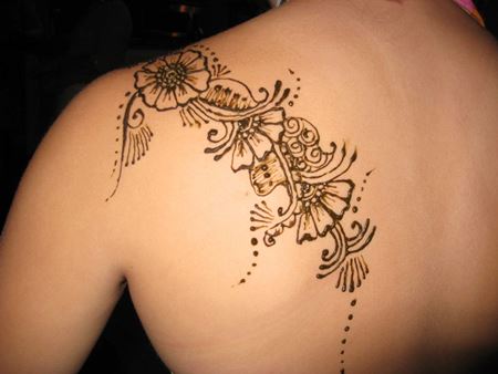 Tatuiruočių chna salone