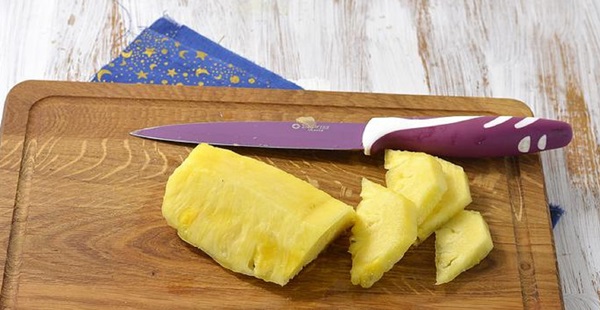 Kaip tinkamai ir gražiai pjaustyti ananasus
