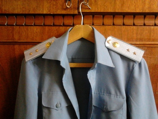 Kaip siuvinėti epaulettes: praktiniai patarimai