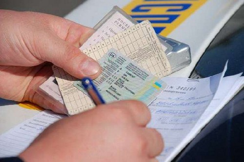 Kaip patikrinti eismo policijos baudas už automobilio numerį