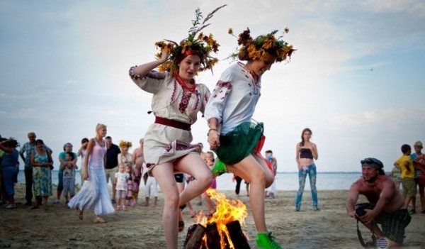Koks yra Ivano Kupalo skaičius 2016 m.? Kokios turtingos šventės, ritualai, tradicijos yra susijusios su atostogomis? Ką daryti su Ivanu Kupalu, sveikinu