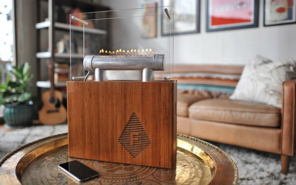 Gaisro magija: kolonėlė-židinys Fireside Audiobox
