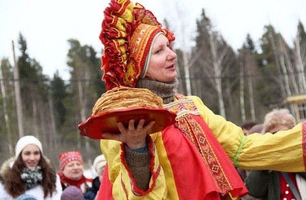 Maslenitsa-2016: pagrindinės tradicijos ir gražūs sveikinimai