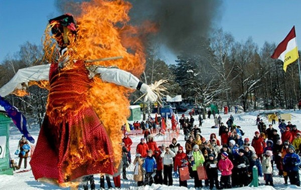 Maslenitsa-2016: pagrindinės tradicijos ir gražūs sveikinimai