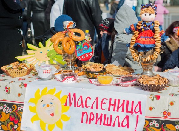Maslenitsa-2016: pagrindinės tradicijos ir gražūs sveikinimai