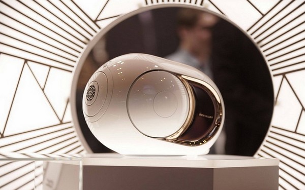 Garso revoliucija: bevielis garsiakalbis Devialet Gold Phantom