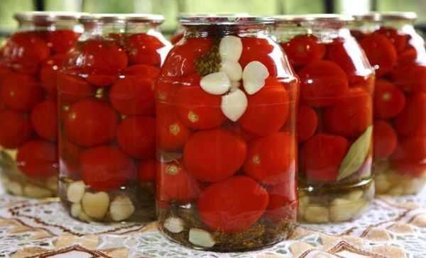 Sūdytų pomidorų šalto maisto receptai