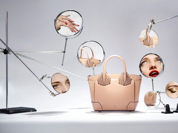 Meno kūrinio kompanionas: "Christian Louboutin" krepšys "Eloise"
