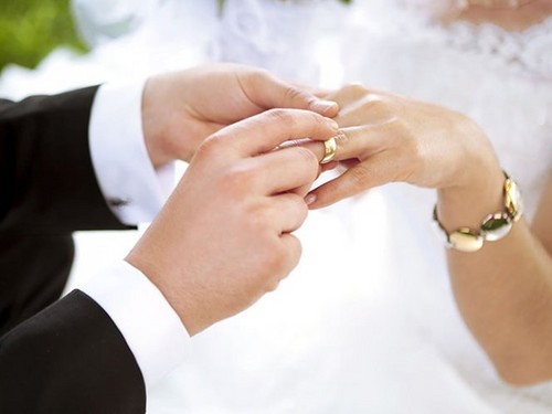 Kuris mėnuo yra geriausias vestuvių laikas 2015 m.?