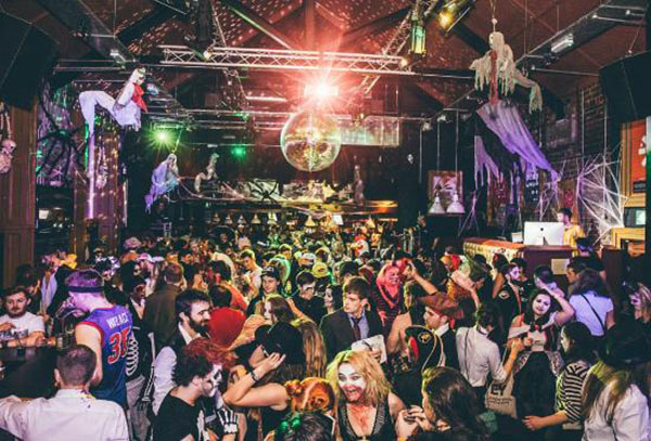 Mes linksmai ir linksmai ... Visų Šventųjų diena: kur ir kaip susitikti su "Halloween 2016"