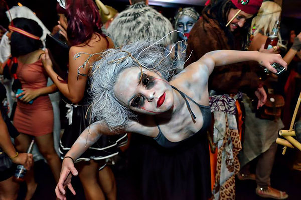 Mes linksmai ir linksmai ... Visų Šventųjų diena: kur ir kaip susitikti su "Halloween 2016"