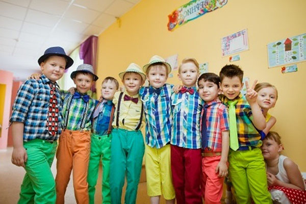 Nuoširdžiai sveikinu "Graduation" 2017 m. Darželyje