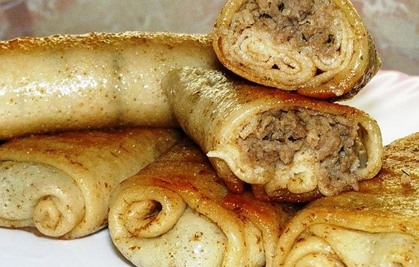 Valgių paslaptys: labiausiai skanių įdaryti blynų receptai su nuotraukomis ir vaizdo įrašais