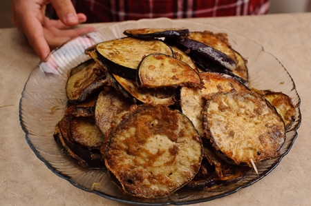 Nuotrauka apie salotų receptas iš keptų baklažanų ir pomidorų