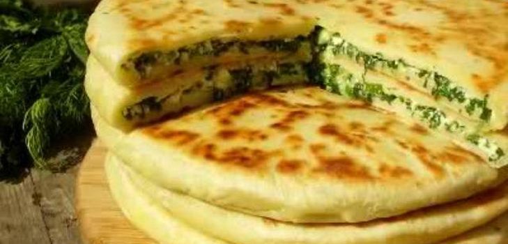 Jūs galite gaminti khachapuri kefyru ar grietine. Kaip įdarą naudokite kiaušinius ar mėsą. Tuo pačiu metu, kuo daugiau jūs nukreipsite nuo klasikinio recepto, tuo sunkiau bus pavadinti savo kulinarinį šedevrą realiu khachapuri. 