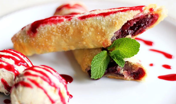 Sultingas ir švelnus vyšnių strudelis su cinamonu