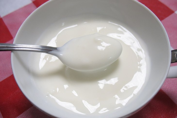 Kaip paruošti jogurtą su raugu namuose