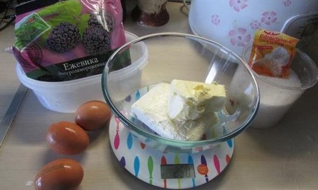 Kaip padaryti kremą "Cappeycakes": sviesto, šokolado ir baltymų kremo receptas
