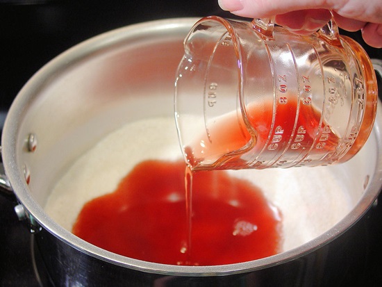 Aromatinis kompotas iš vyšnios žiemai - receptas
