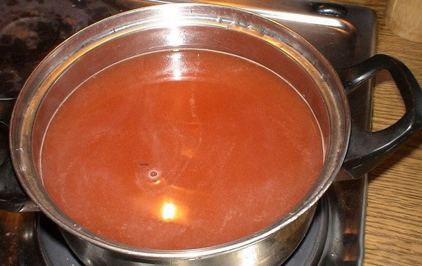 Agurkai su kečupu žiemai - be sterilizacijos, skardinėse. Derlių žiemos aštrių ir traškūs agurkai su kečupų čili