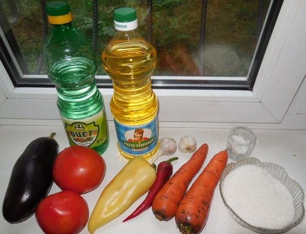 Pomidorų salotos žiemai