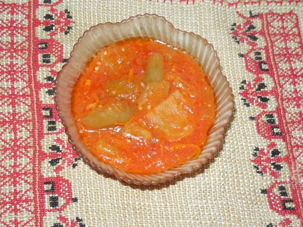 Pomidorų salotos žiemai