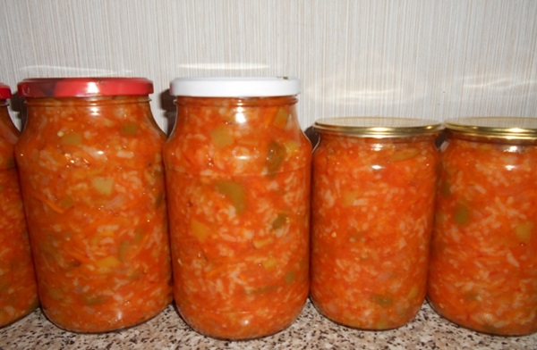 Pomidorų salotos žiemai