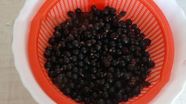 Serbentų su cukrumi žiemai be virimo, Pyatiminutka, sušaldytos. Currant receptas, tarkuotas su cukrumi žiemai (be šaldytuvo)