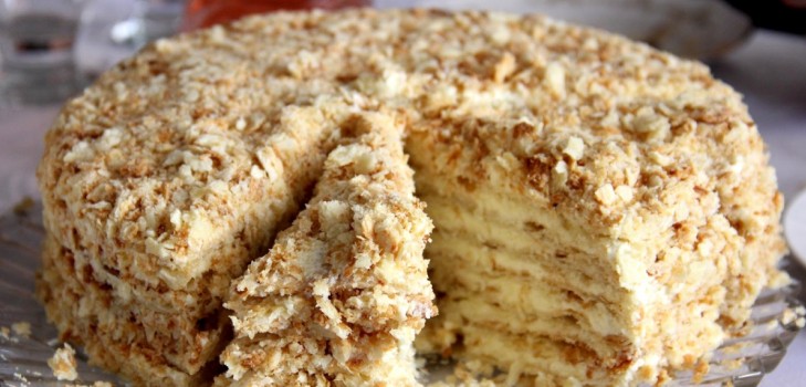 Tortas keptuvėje: ruošiame minkštus sausainių pyragus pagal geriausius receptus