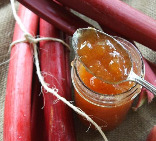 Jam su rabarbarais su bananu