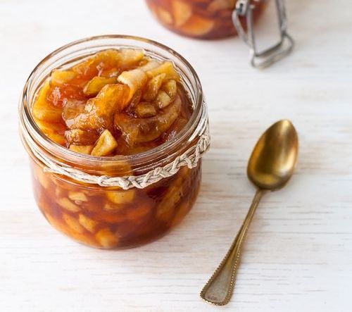 "Apple jam su migdolais ir džiovinti abrikosai daugybe