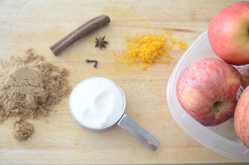 Aromatinis uogienė iš obuolių su cinamonu