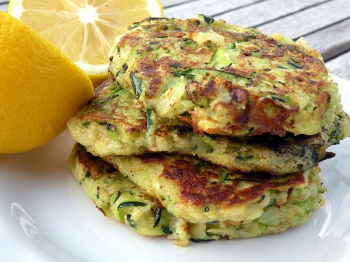 Vegetariški patiekalai šventiniame staliuke