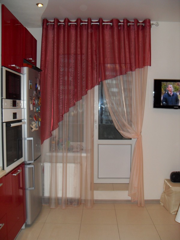 Moderni užuolaidos virtuvėje su nuotrauka