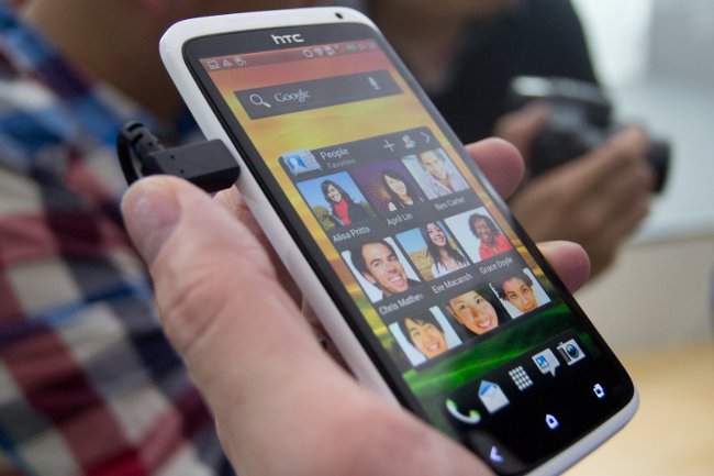 "HTC One X"